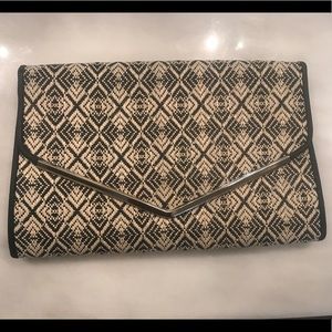 Woven clutch/crossbody
